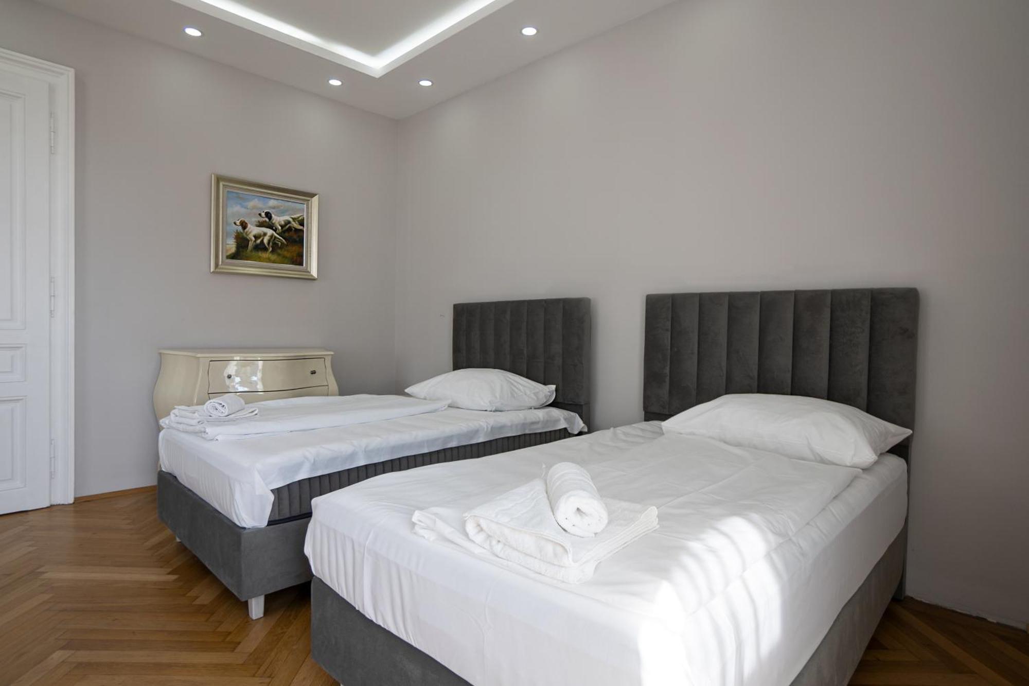 Charming 2-Room Apartment With Balcony, 15 Min To Center Vienna Esterno foto