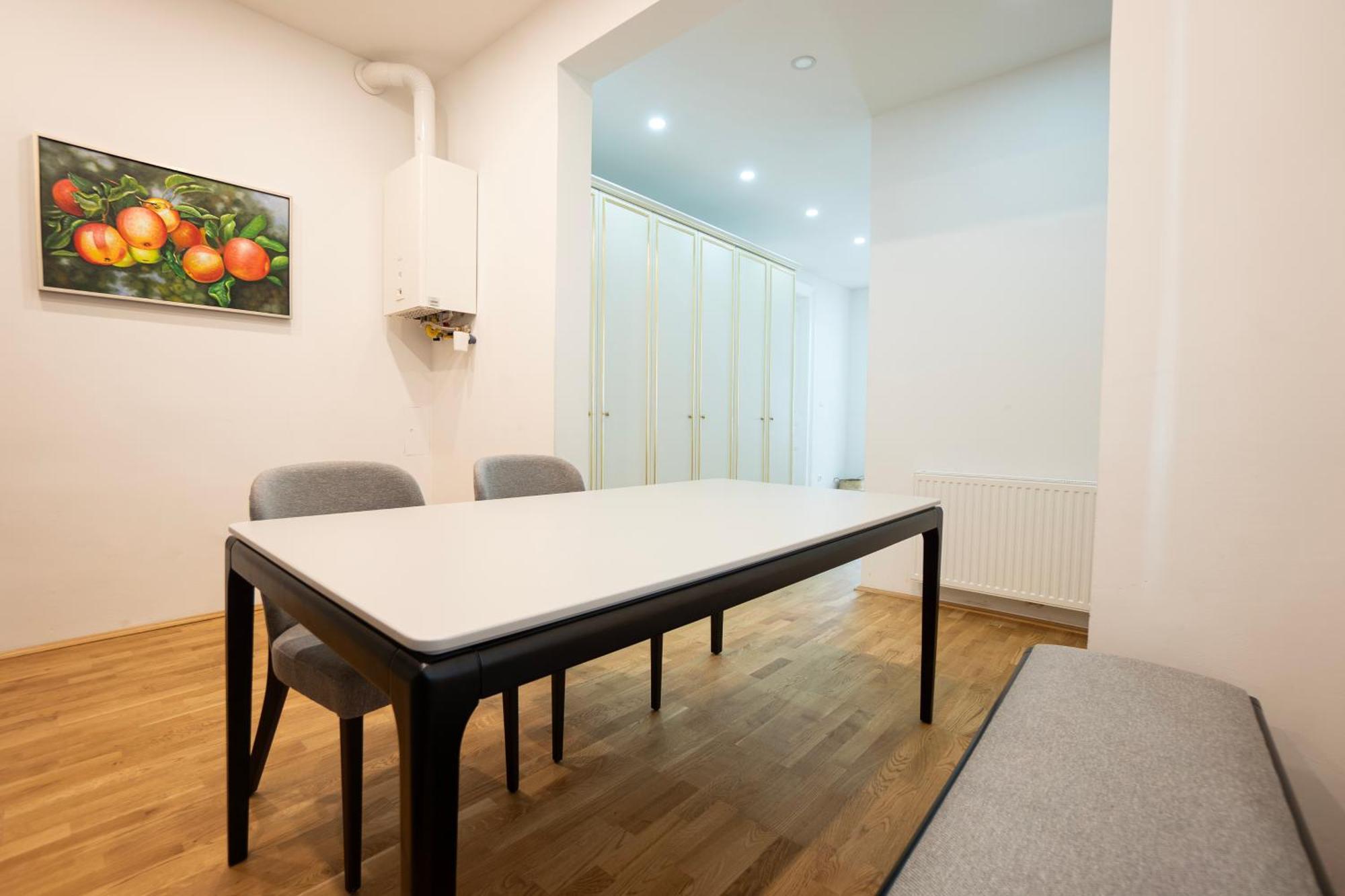 Charming 2-Room Apartment With Balcony, 15 Min To Center Vienna Esterno foto