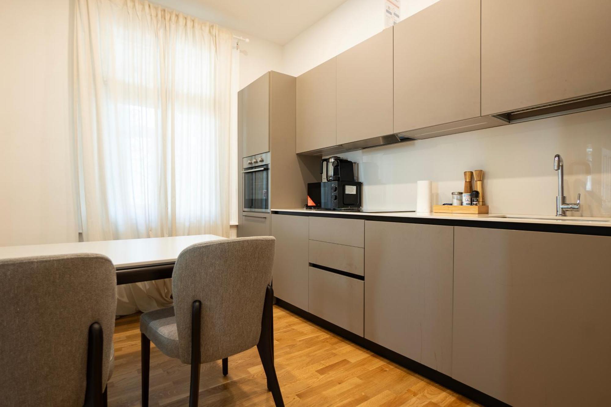 Charming 2-Room Apartment With Balcony, 15 Min To Center Vienna Esterno foto