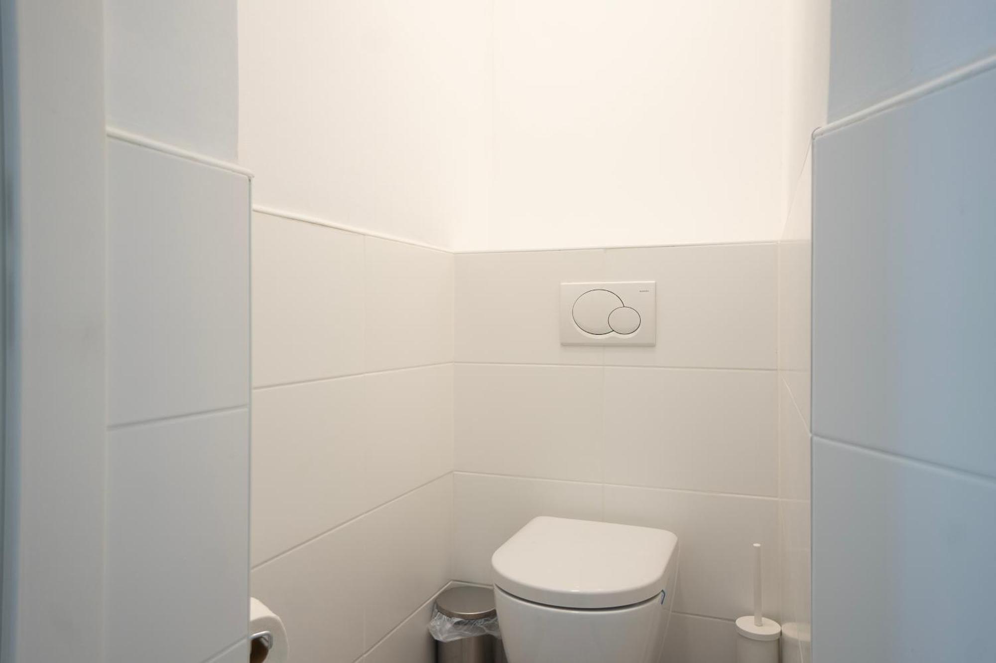 Charming 2-Room Apartment With Balcony, 15 Min To Center Vienna Esterno foto