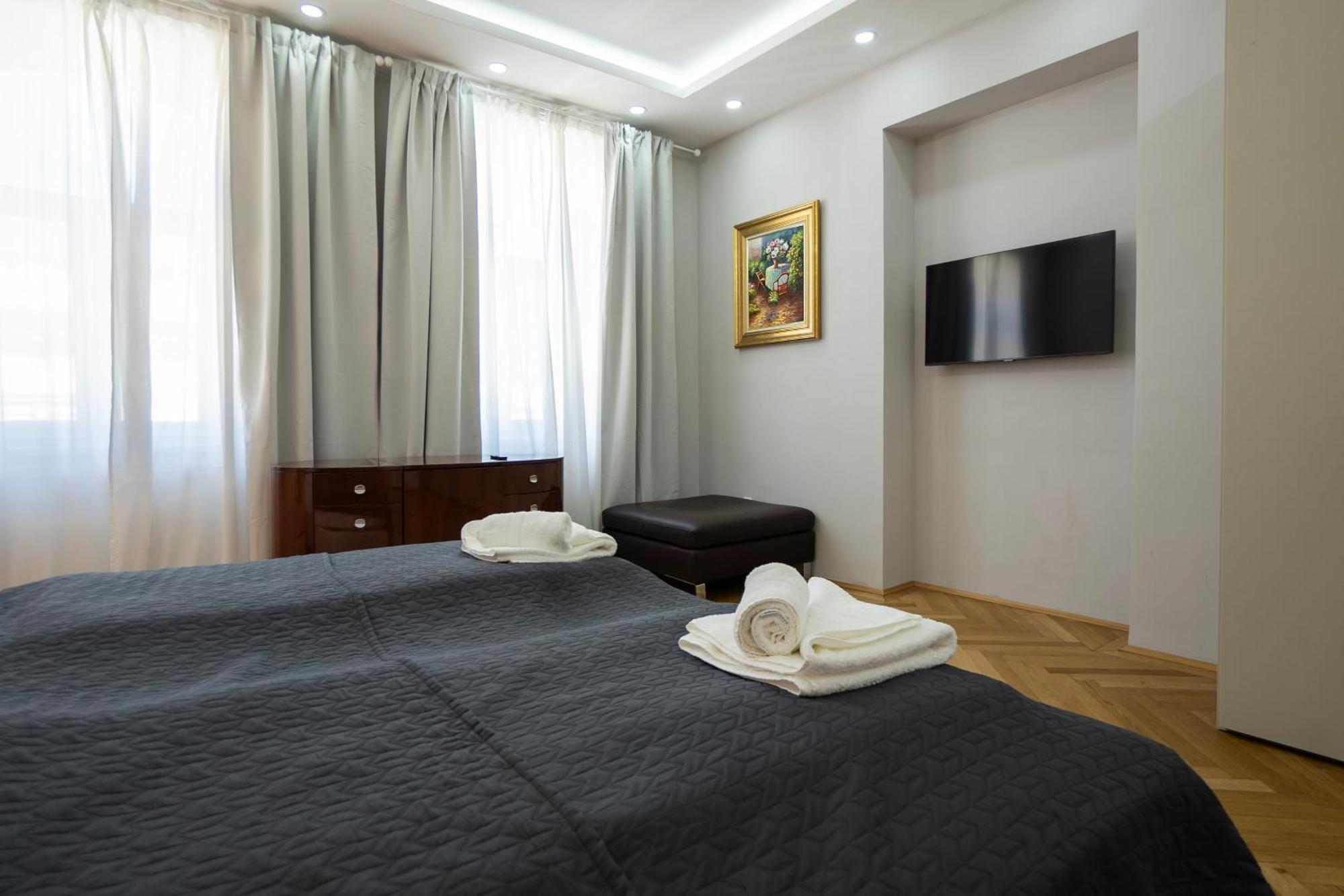 Charming 2-Room Apartment With Balcony, 15 Min To Center Vienna Esterno foto